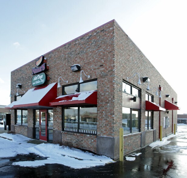 More Photos Of 1401-1455 W Lake St, Addison Unknown For Lease