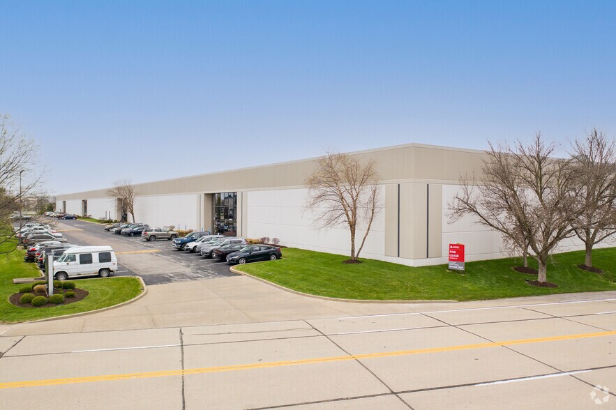 Primary Photo Of 13145-13185 Lakefront Dr, Earth City Warehouse For Lease