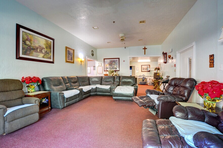 More Photos Of 625 Barbara Drive, Grants Pass Assisted Living For Sale