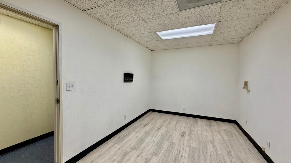 More Photos Of 12610 Glenoaks Blvd, Sylmar Medical For Sale