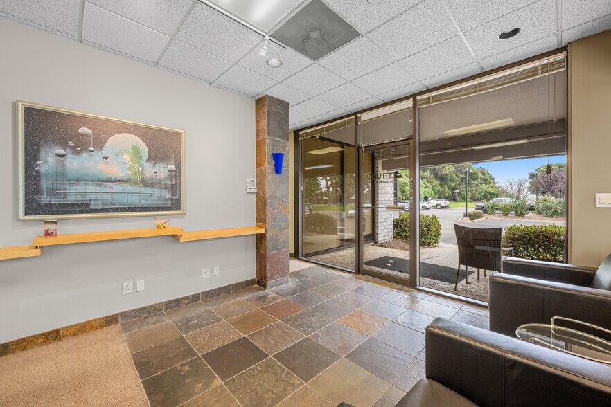 More Photos Of 5152 Avenida Encinas, Carlsbad Office For Sale