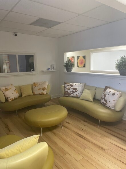 More Photos Of 933 Oleander Way S, South Pasadena Medical For Lease