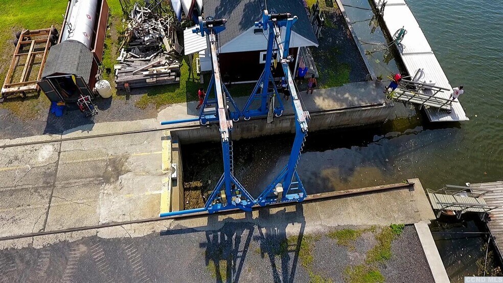 More Photos Of 103 Main St, Catskill Marina For Sale