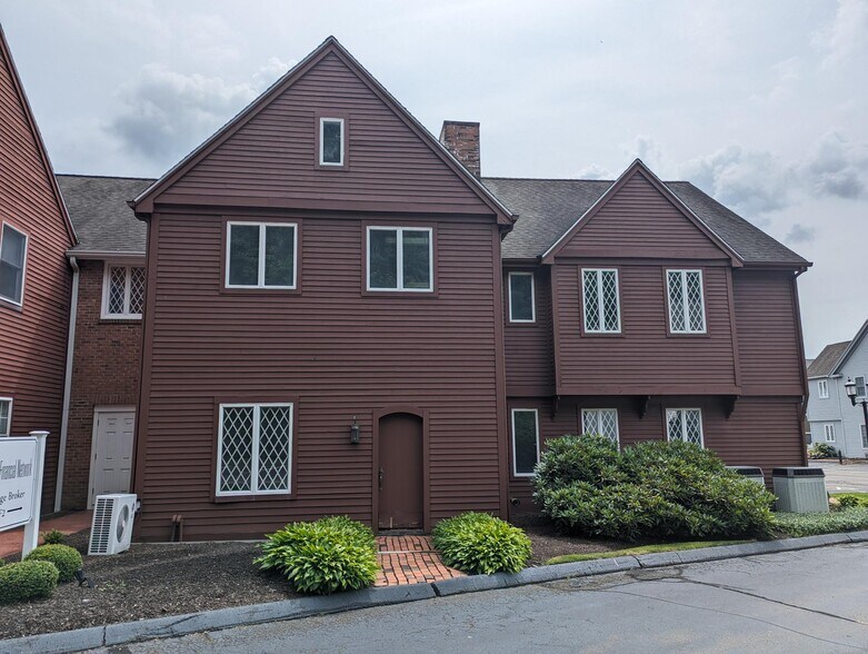 Primary Photo Of 250 State St, North Haven Medical For Sale