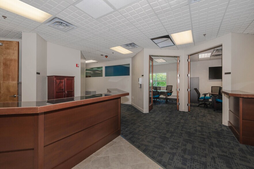 More Photos Of 3001 N 29th Ave, Hollywood Unknown For Lease