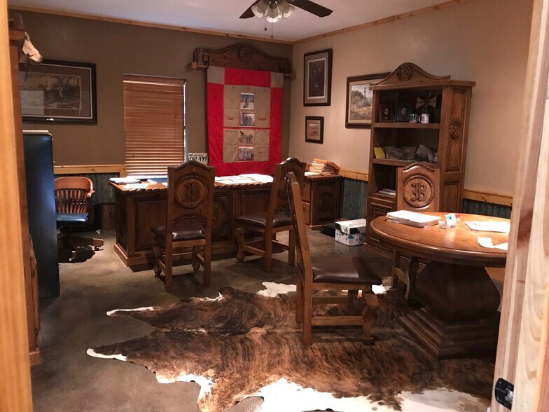 More Photos Of 11243 State Highway 19 S, Lovelady Flex For Sale