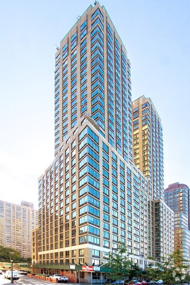 More Photos Of 160 Riverside Blvd, New York Apartments For Lease