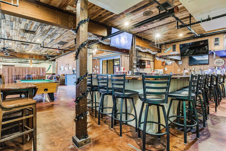 More Photos Of 131 New Warrington Rd, Pensacola Restaurant For Sale