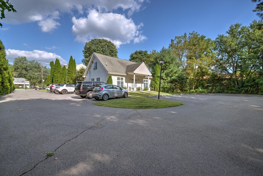 More Photos Of 1808-1810 Mount Holly Rd, Burlington Flex For Sale