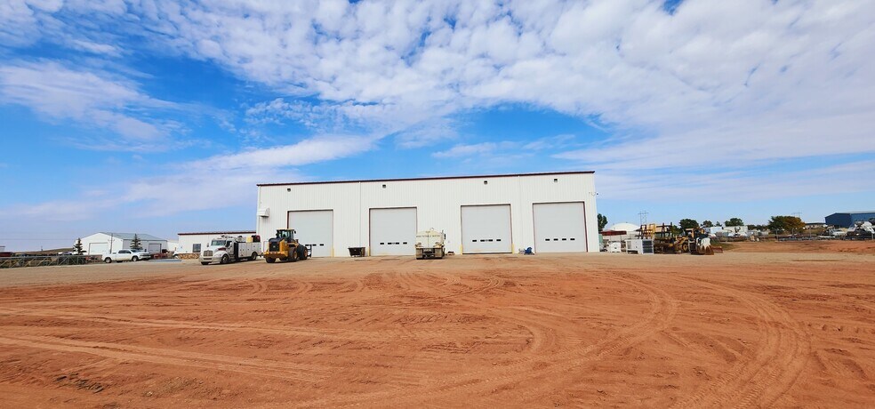 More Photos Of 860 35th Ave E, Dickinson Warehouse For Sale