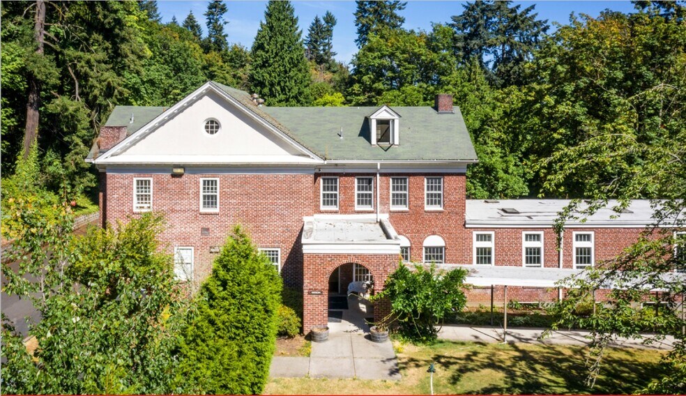 More Photos Of 2640 NW Alexandra Ave, Portland Specialty For Sale