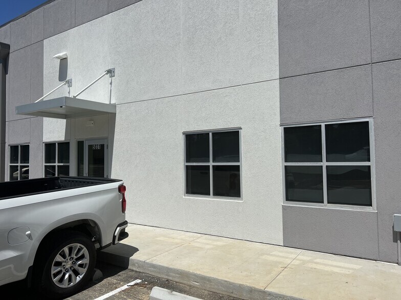 More Photos Of 5031 Commerce Park Cir, Pensacola Warehouse For Lease