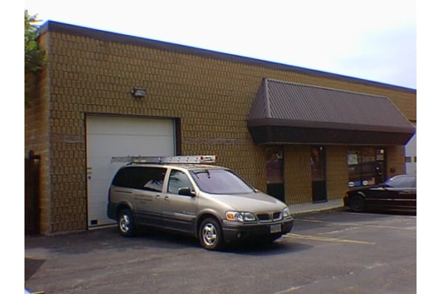 More Photos Of 109 Ottawa St, Kitchener Showroom For Lease