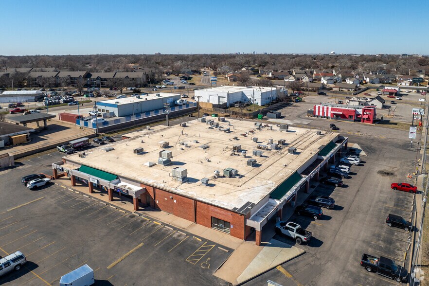 More Photos Of 6249 E 21st St, Wichita Storefront For Lease
