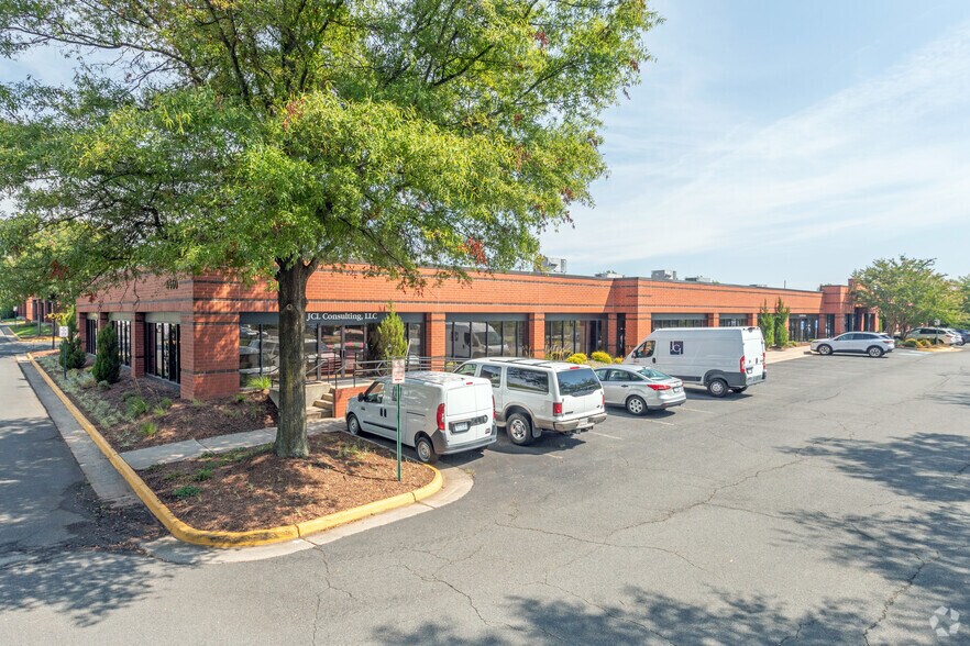 Primary Photo Of 4460 Brookfield Corporate Dr, Chantilly Flex For Lease