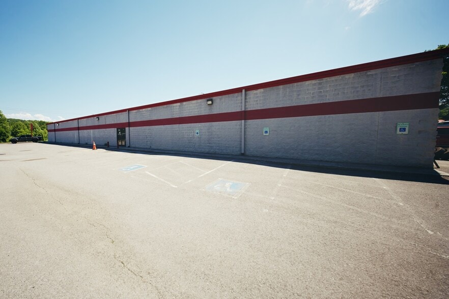 More Photos Of 1345 Callahan Dr, Knoxville Distribution For Sale