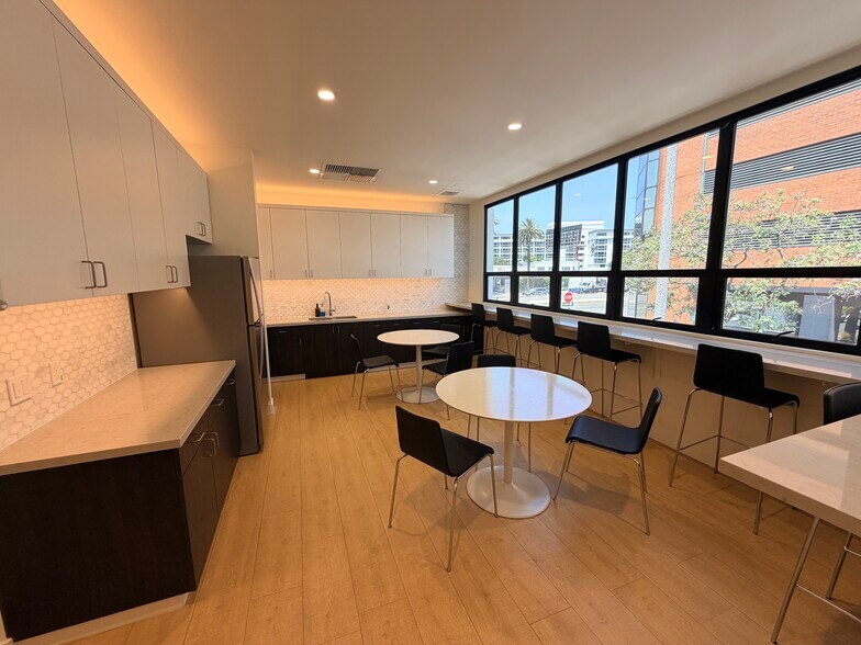 More Photos Of 470 S San Vicente Blvd, West Hollywood Office For Lease