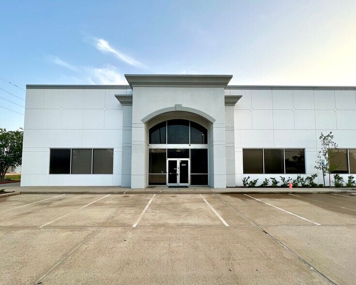 More Photos Of 12560 Reed Rd, Sugar Land Light Manufacturing For Lease