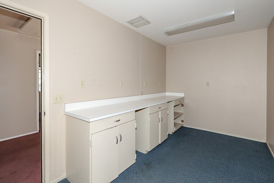 More Photos Of 5320 State Highway 49, Mariposa Office Residential For Lease