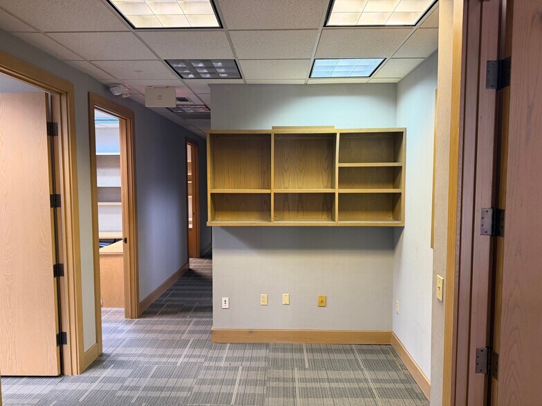 More Photos Of 2700 NW 43rd St, Gainesville Office For Lease