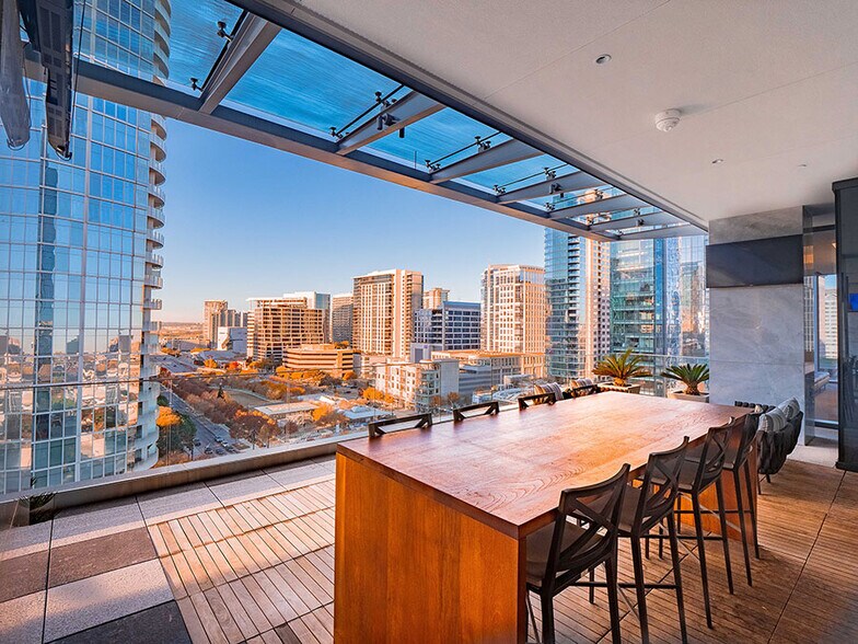 More Photos Of 1900 N Pearl St, Dallas Office For Lease