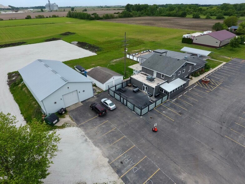 More Photos Of 7096 W State Route 17, Kankakee Restaurant For Sale