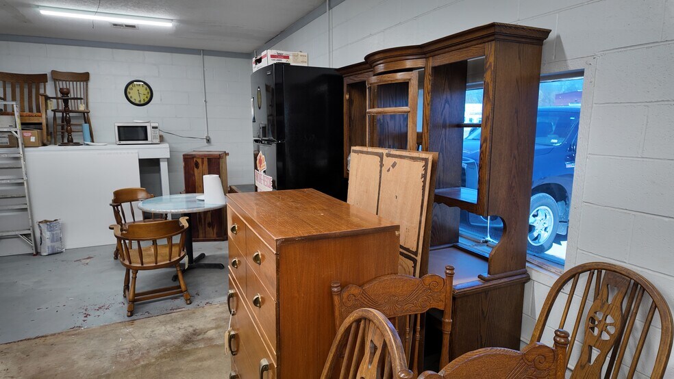 More Photos Of 5467 N Main St, Joplin Freestanding For Sale