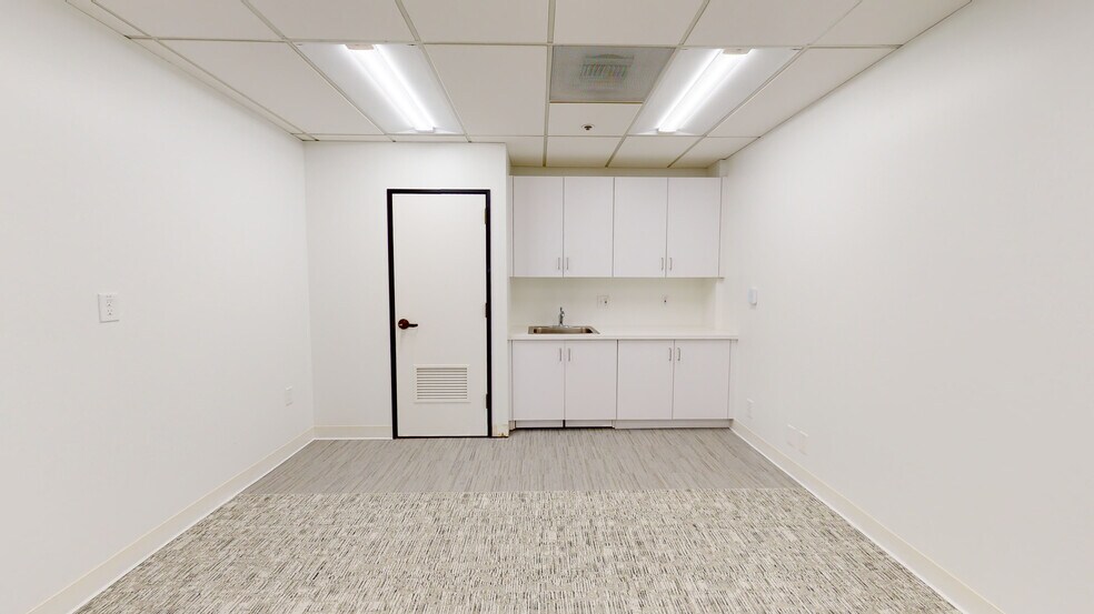 More Photos Of 3 Harbor Dr, Sausalito Medical For Lease