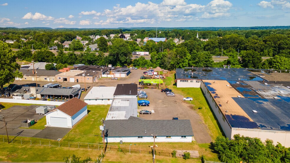 More Photos Of 59 Old Broadway E, North Haven Showroom For Sale