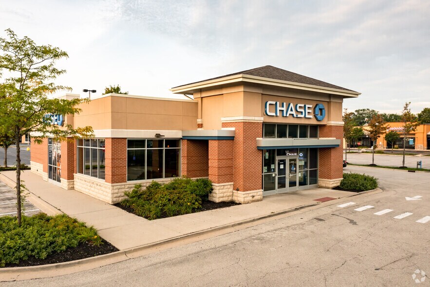 More Photos Of 19-171 E North Ave, Glendale Heights Unknown For Lease