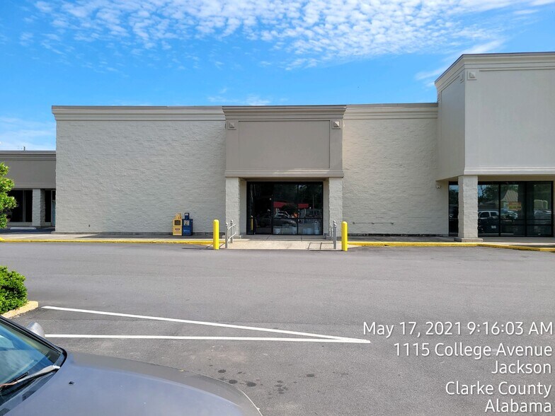 More Photos Of 1011 College Ave, Jackson General Retail For Lease