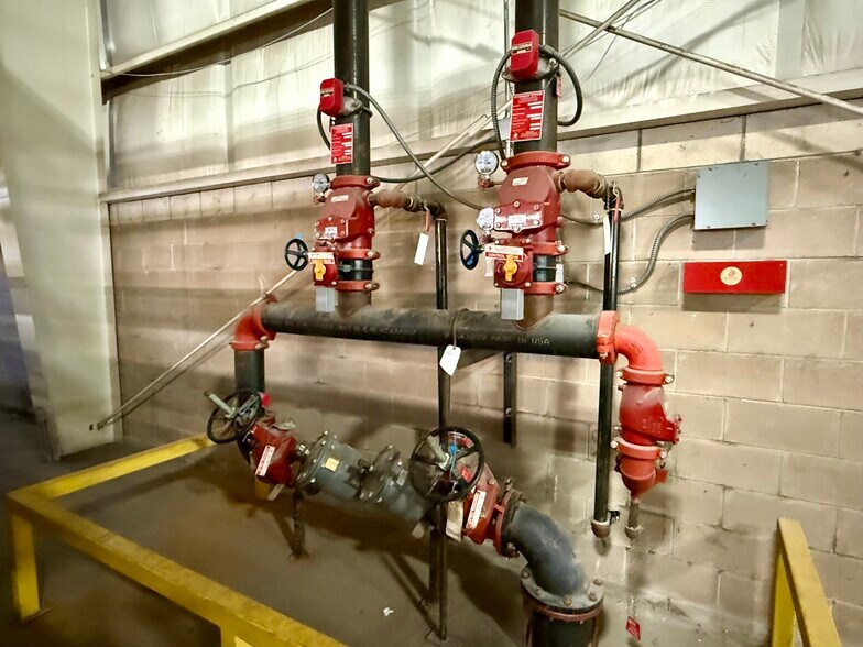More Photos Of 189 Ringgold Industrial Pky, Danville Manufacturing For Lease