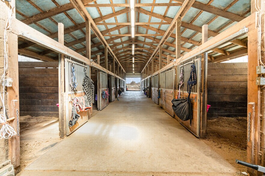 More Photos Of 7195 Singer Rd, Dayton Horse Stables For Sale