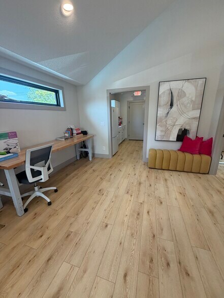 More Photos Of 2009 Buchanan St, North Kansas City Office Residential For Lease