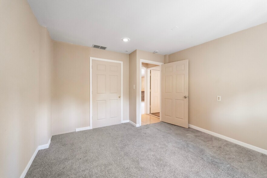 More Photos Of 473 Highway W, Eldon Storefront Retail Residential For Sale