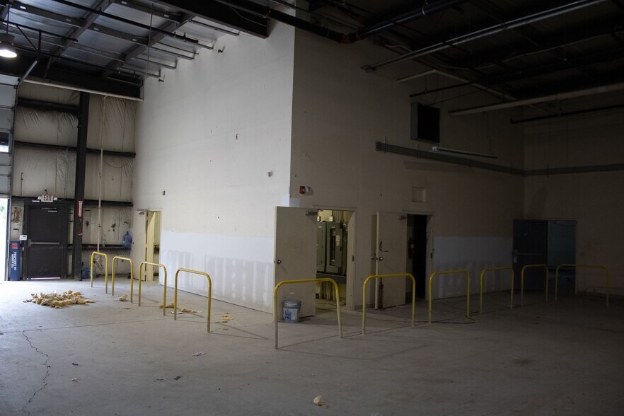More Photos Of 3825 Hartzdale Dr, Camp Hill Distribution For Lease