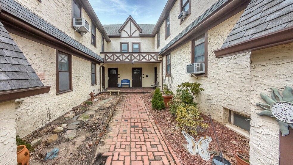 More Photos Of 4320 Hamilton Pl, Flushing Apartments For Sale