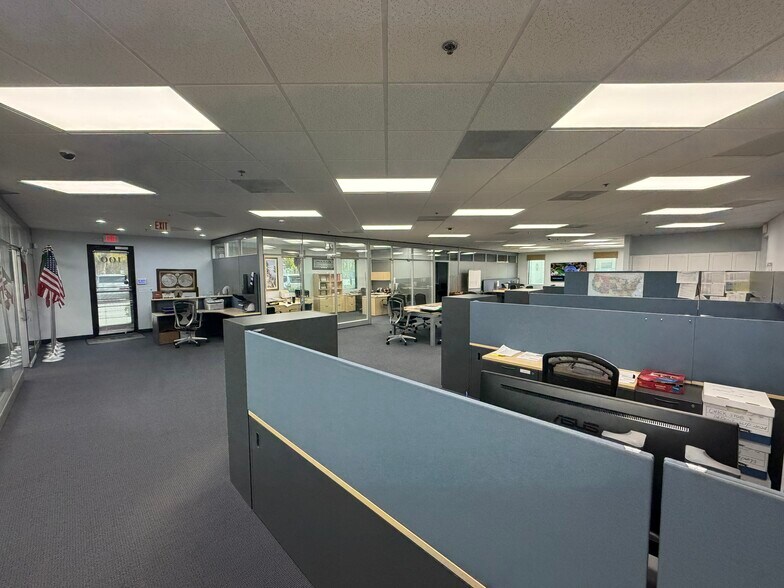 More Photos Of 2875 Jupiter Park Dr, Jupiter Light Manufacturing For Sale