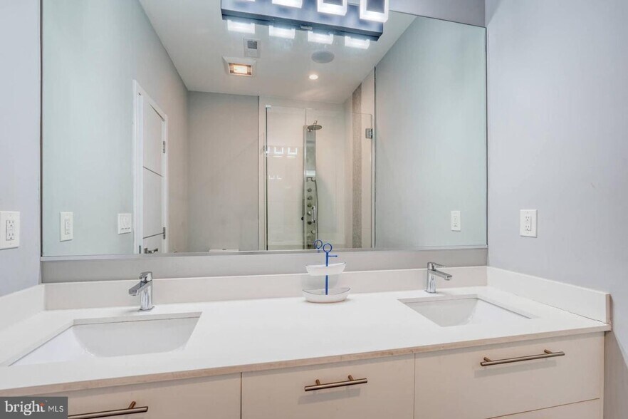 More Photos Of 1461 Chapin St NW, Washington Apartments For Sale