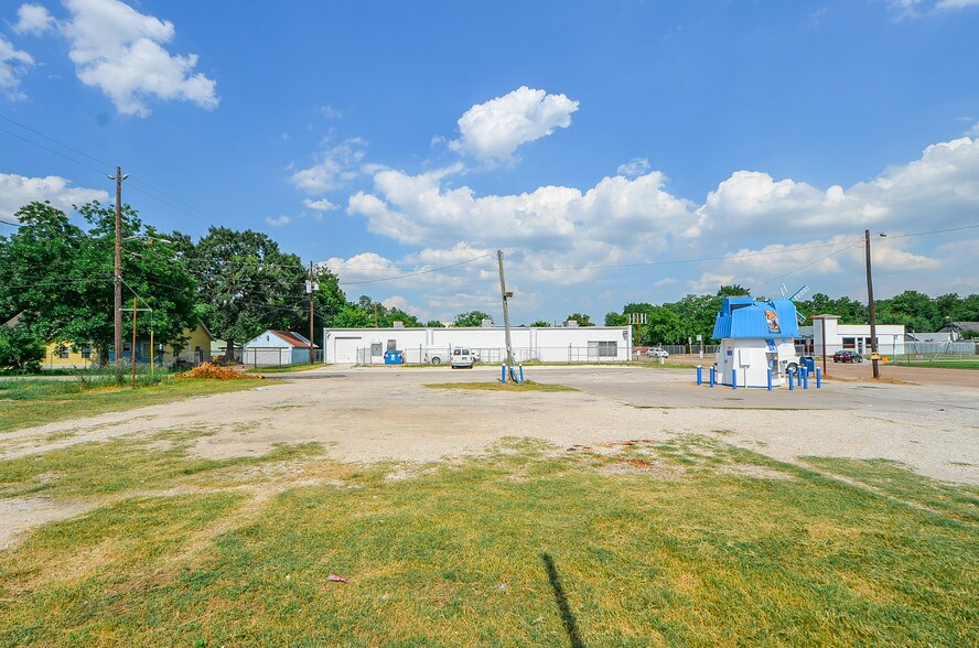 More Photos Of 7645-7661 Park Place Blvd, Houston Restaurant For Sale