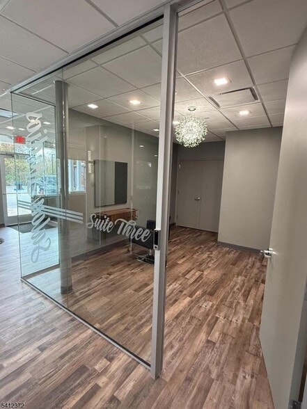 More Photos Of 44 Stiles Ln, Pinebrook Veterinarian Kennel For Lease