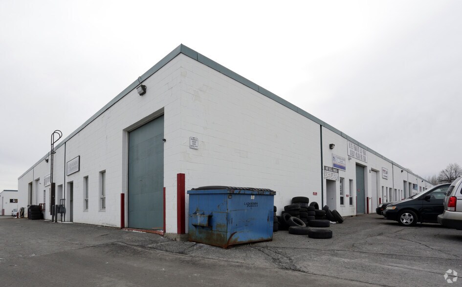 More Photos Of 149 Bentley Ave, Ottawa Warehouse For Lease