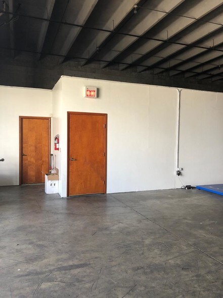 More Photos Of 6709 NW 84th Ave, Doral Light Distribution For Lease