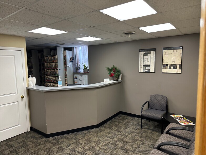 More Photos Of 1004 Princetown Rd, Schenectady Office For Lease