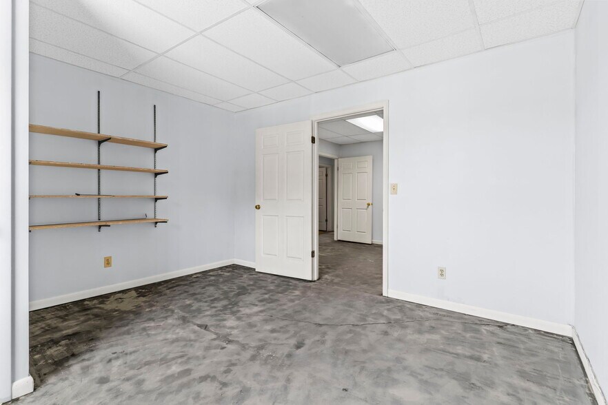 More Photos Of 45 W Dares Beach Rd, Prince Frederick Office For Lease