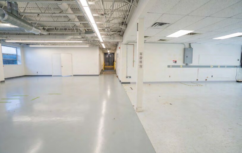 More Photos Of 15 Craig Rd, Acton Light Manufacturing For Sale