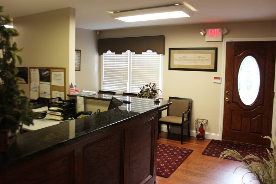 More Photos Of 205 State Route 31 N, Washington Office Residential For Lease