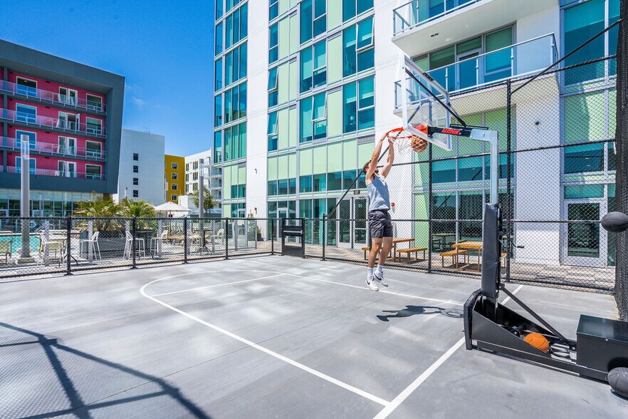 More Photos Of 330 E 3rd St, Long Beach Apartments For Lease