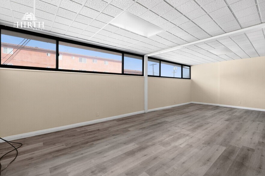 More Photos Of 8621 Bellanca Ave, Los Angeles Office For Sale