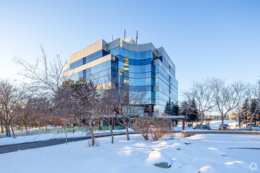 More Photos Of 14 Pl Du commerce, Verdun Office Residential For Lease